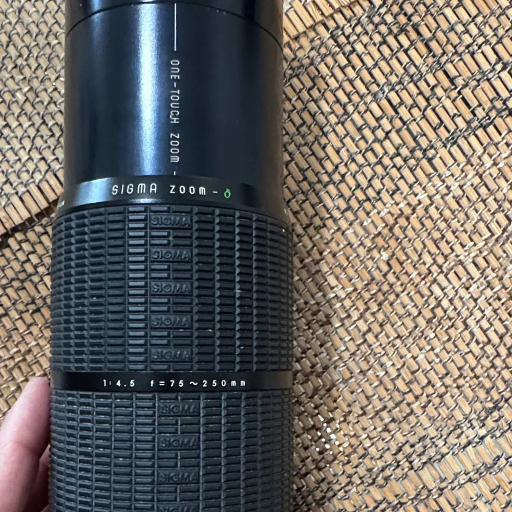 Sigma Beauty Sleek Black Camera Lens